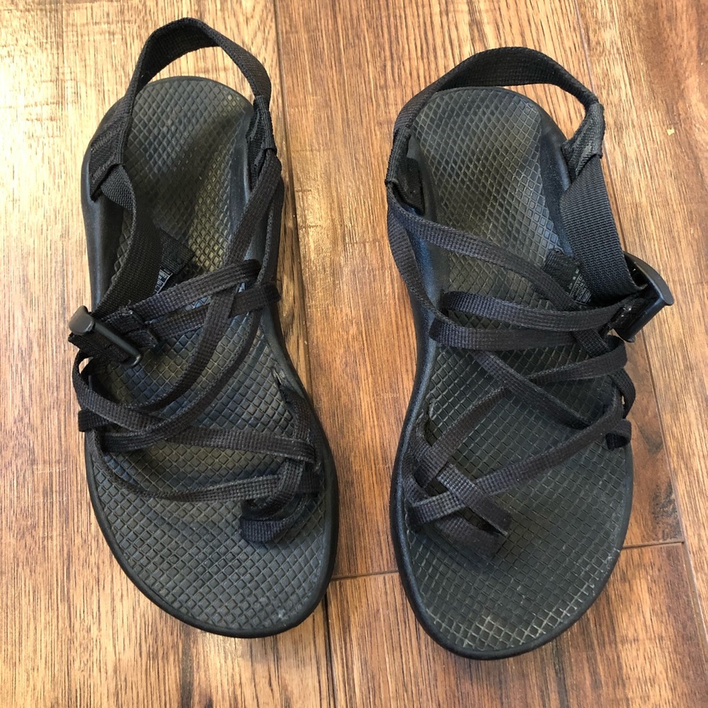 Black double strap Chacos size 8